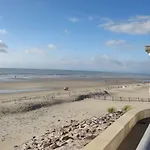 Ste Cecile A 50 Metres De La Apartman *