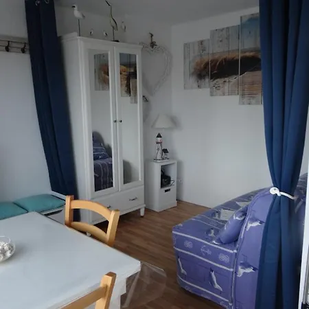 Ste Cecile A 50 Metres De La