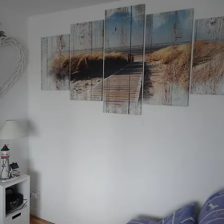 Ste Cécile à 50 Mètres De La * Camiers