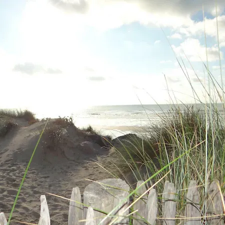 Ste Cecile A 50 Metres De La * 卡米尔斯