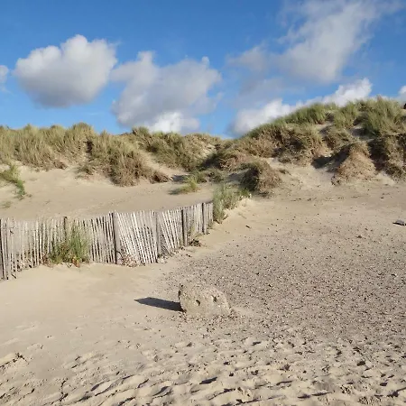 Ste Cecile A 50 Metres De La Camiers
