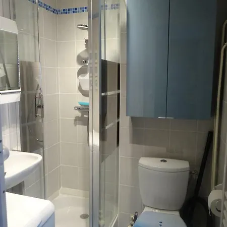 Ste Cecile A 50 Metres De La 卡米尔斯