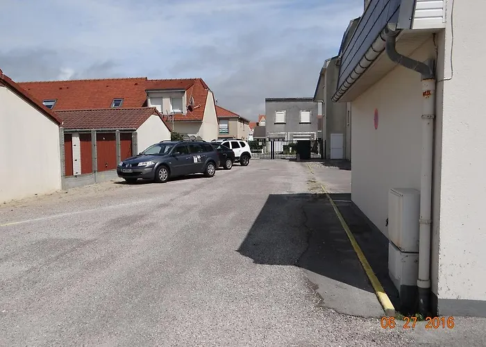 Ste Cecile A 50 Metres De La Camiers